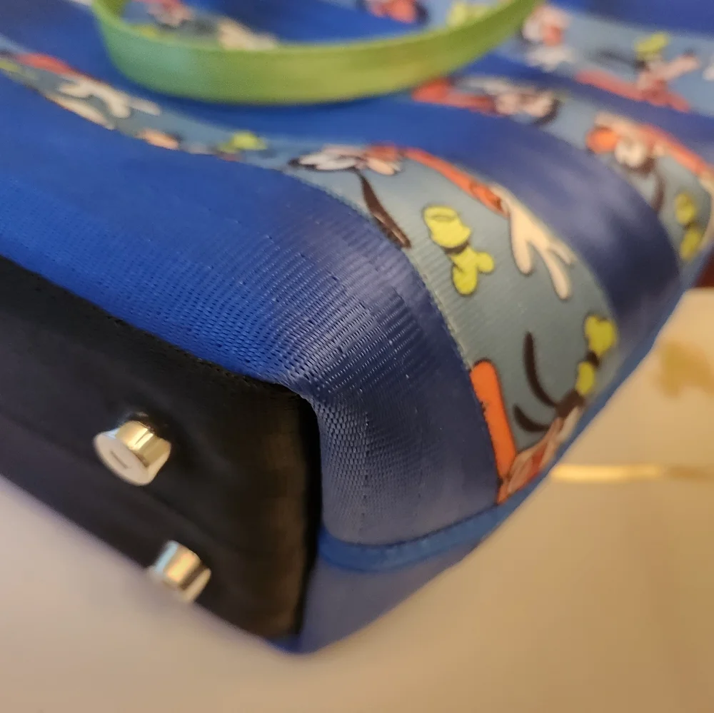 Harveys Seatbelt Streamline Goofy Tote💙PRICE FIRM